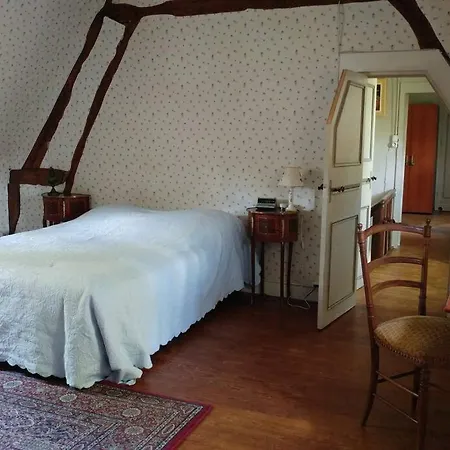 Holiday home Maison Du 18e Avec Parc Arbore, A 45 Min De La Nassandres